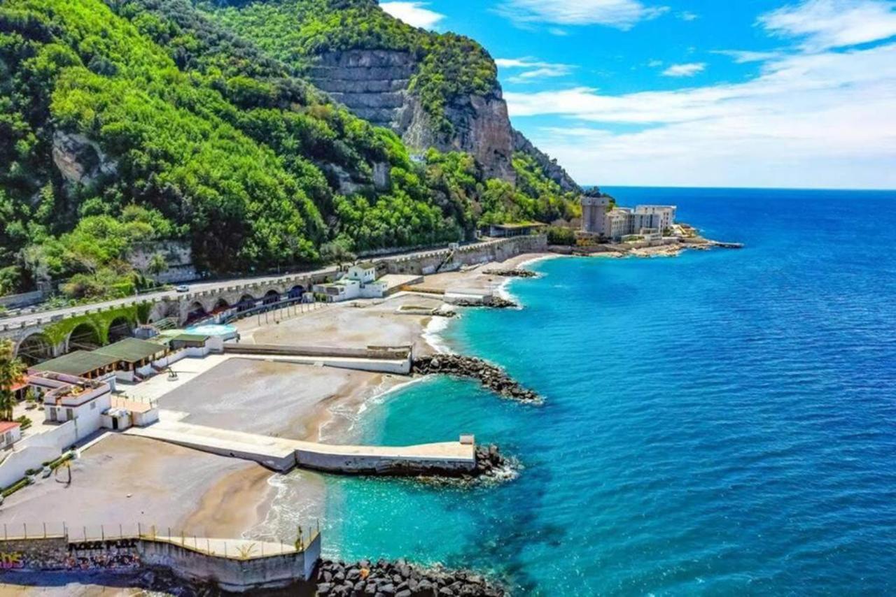Il Rifugio Di Pozzano Apartment Castellammare di Stabia Bagian luar foto